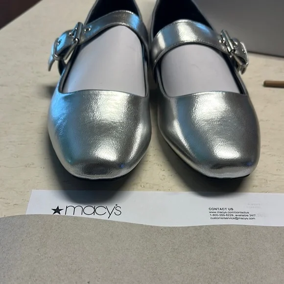 Size 10 DV by Dolce Vita Silver Flats - New Never Worn - Picture 5 of 6